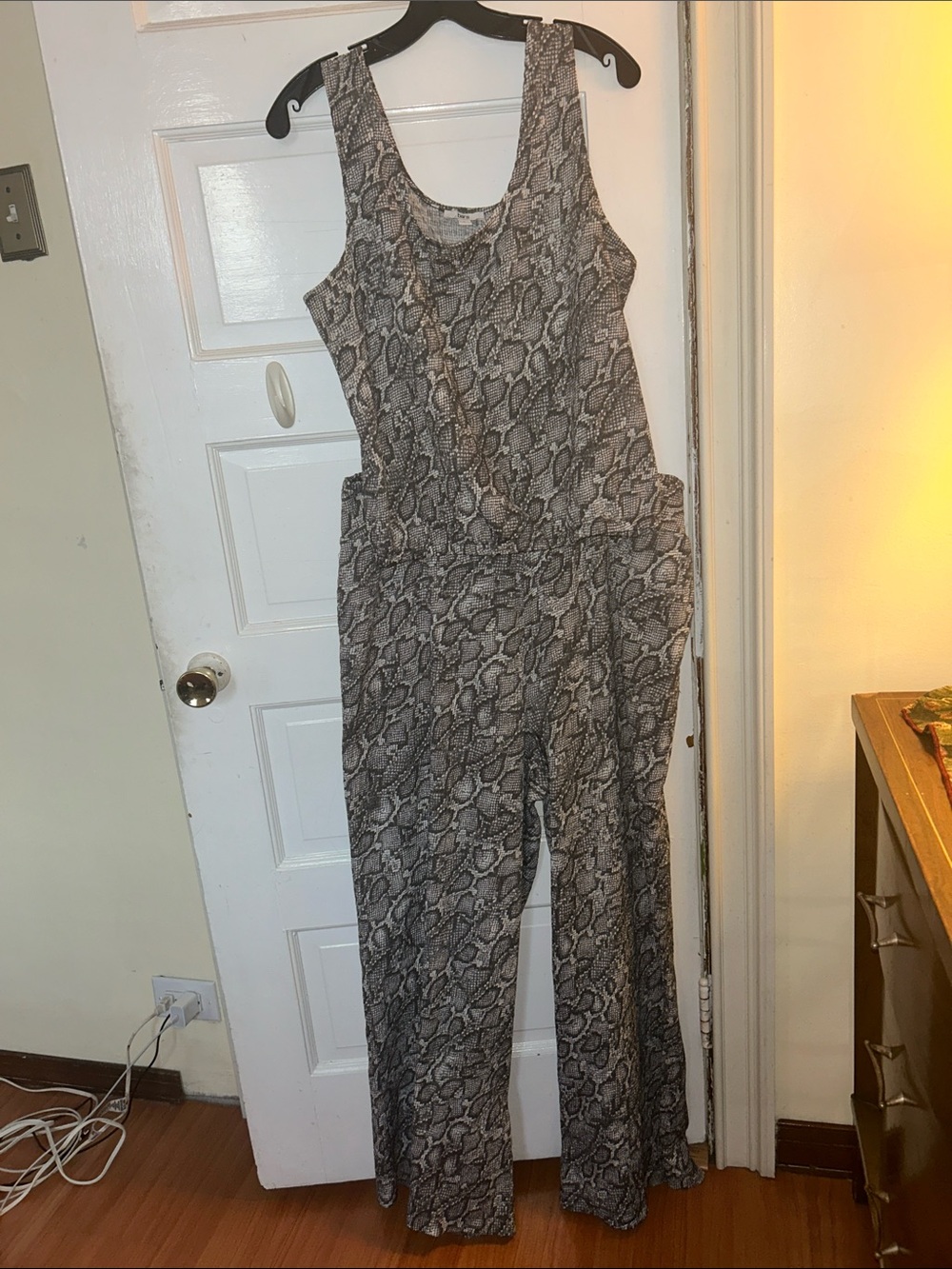 Women's Snake-Print Sleeveless Set in Gray